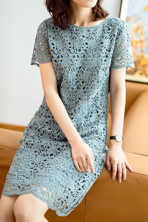 Modisches Spitzen-Hollow-Out-Kleid