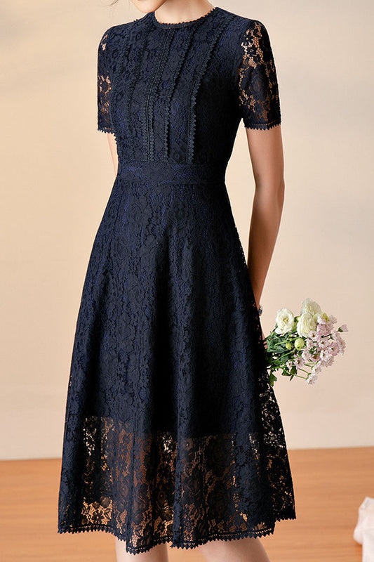 Stylisches und elegantes Spitzenkleid