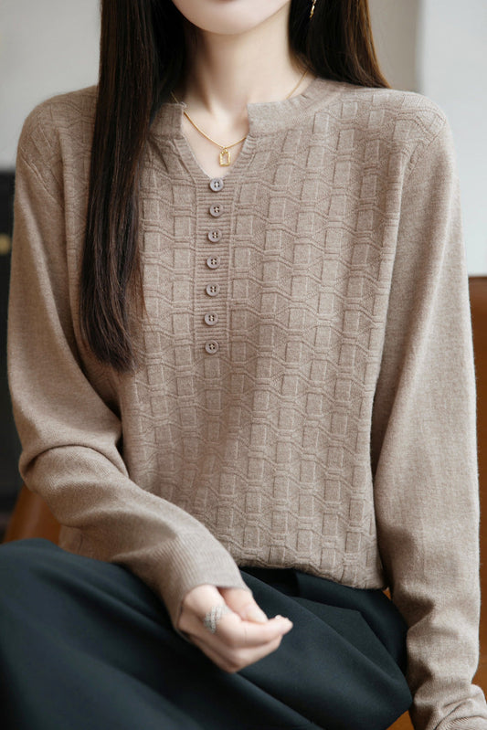 Lässiger vielseitiger V-Ausschnitt dekorativer Knopf strukturierter Langarm-Pullover