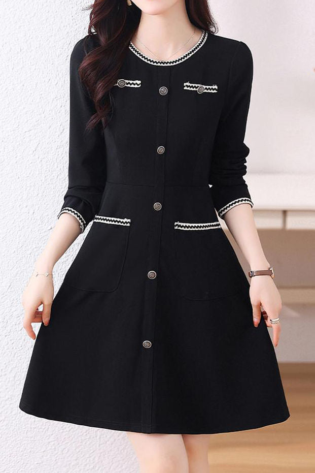 Lässiges, tailliertes Langarmkleid