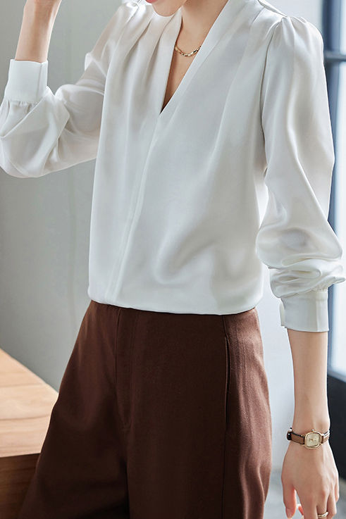 Exquisites Langarm V-Ausschnitt Satinhemd