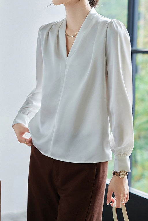 Exquisites Langarm V-Ausschnitt Satinhemd