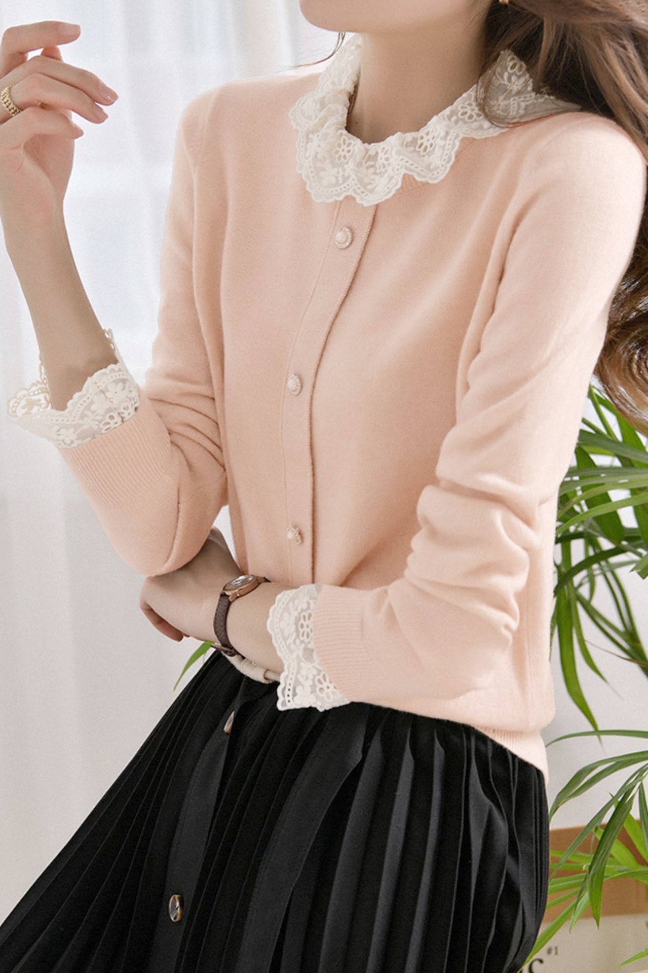 Elegantes Unterhemd mit Spitzenbesatz am Rundhalsausschnitt