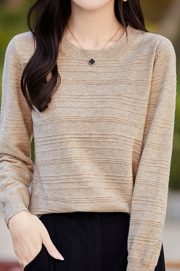 Klassisches vielseitiges modisches strukturiertes Strickoberteil