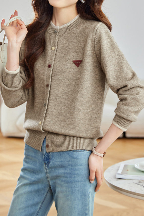 Lässiger bunter Knopf Rundhals Strickcardigan