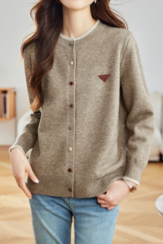 Lässiger bunter Knopf Rundhals Strickcardigan