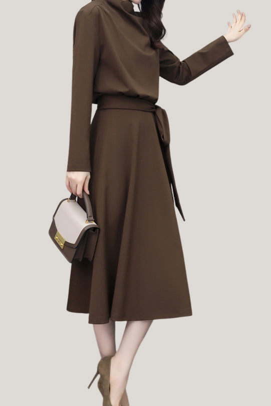 Elegantes Strickkleid mit Mock Neck und taillierter A-Linie