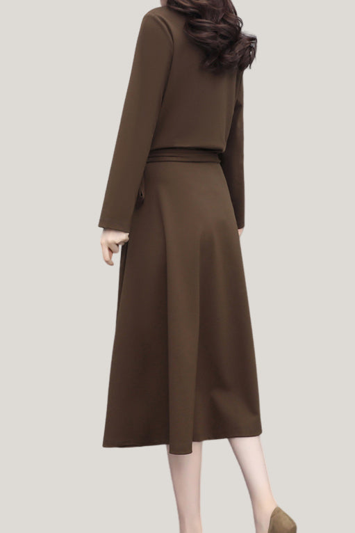 Elegantes Strickkleid mit Mock Neck und taillierter A-Linie