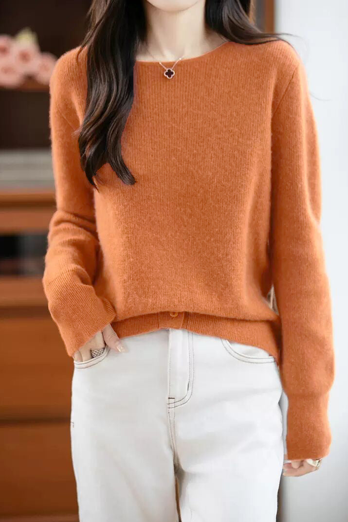 Lässiger warmer Boot-Ausschnitt Pullover mit Knöpfen und Schlitz