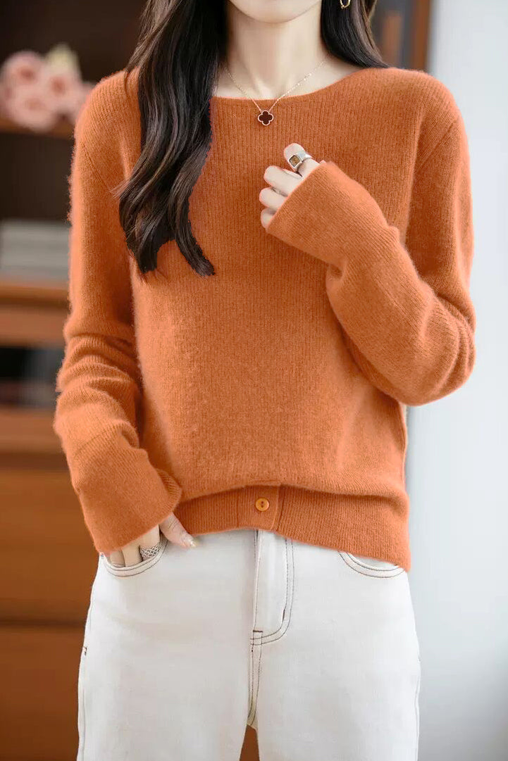 Lässiger warmer Boot-Ausschnitt Pullover mit Knöpfen und Schlitz