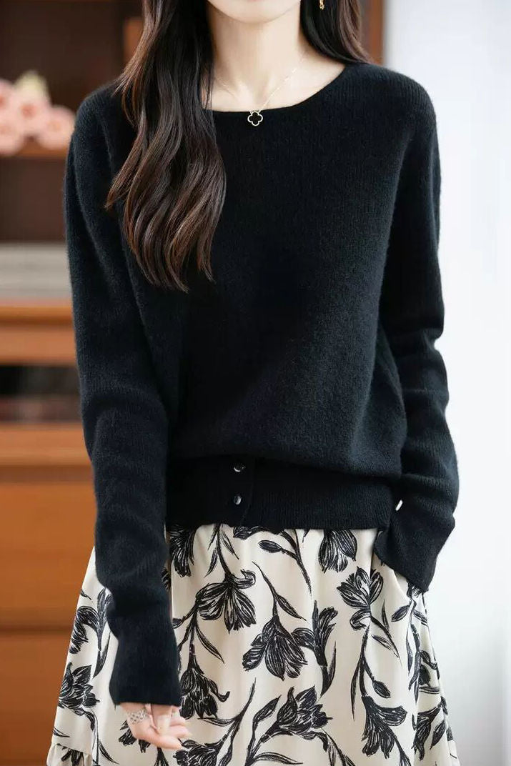 Lässiger warmer Boot-Ausschnitt Pullover mit Knöpfen und Schlitz