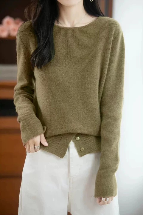 Lässiger warmer Boot-Ausschnitt Pullover mit Knöpfen und Schlitz