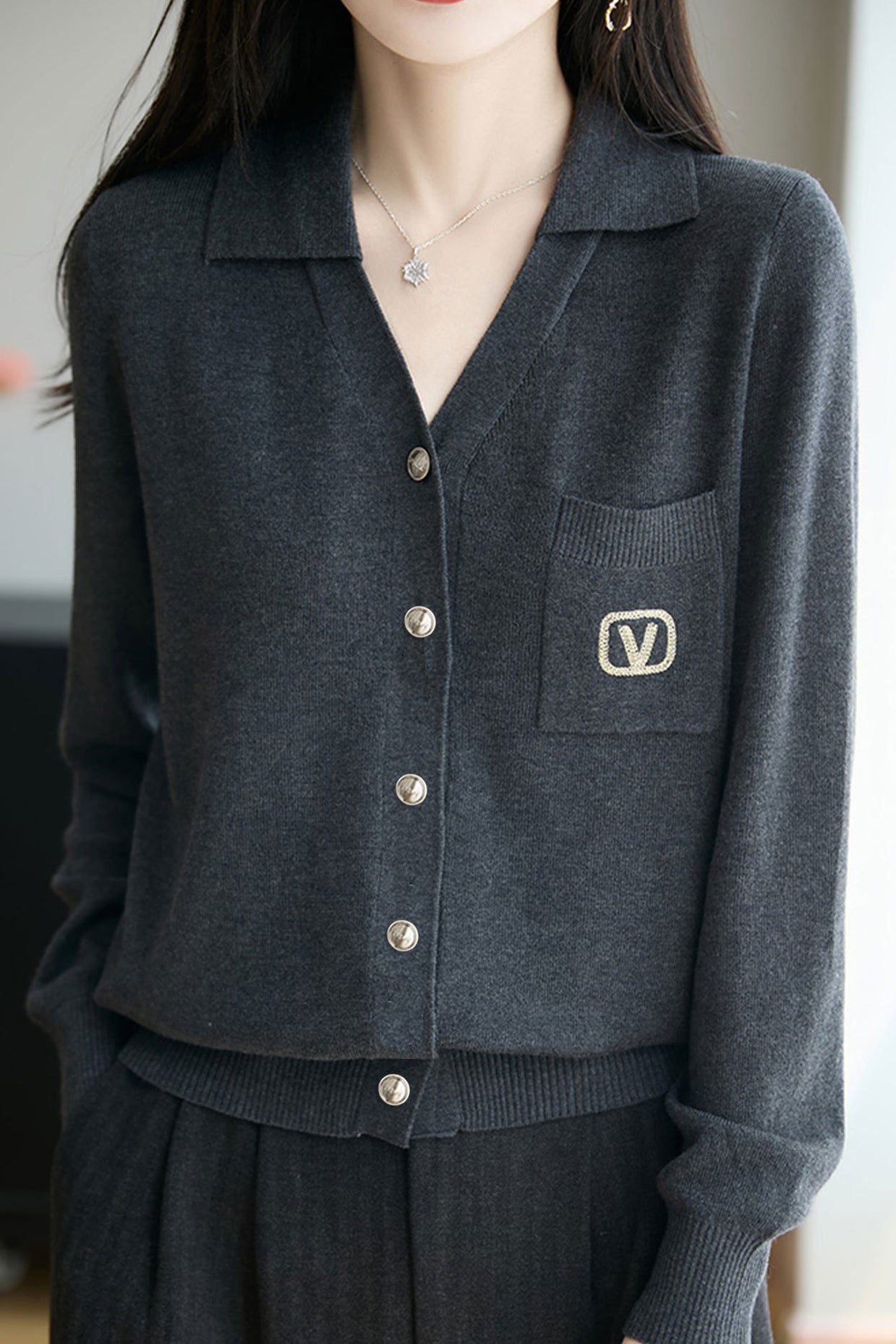 Lässiger vielseitiger Strickcardigan mit Revers