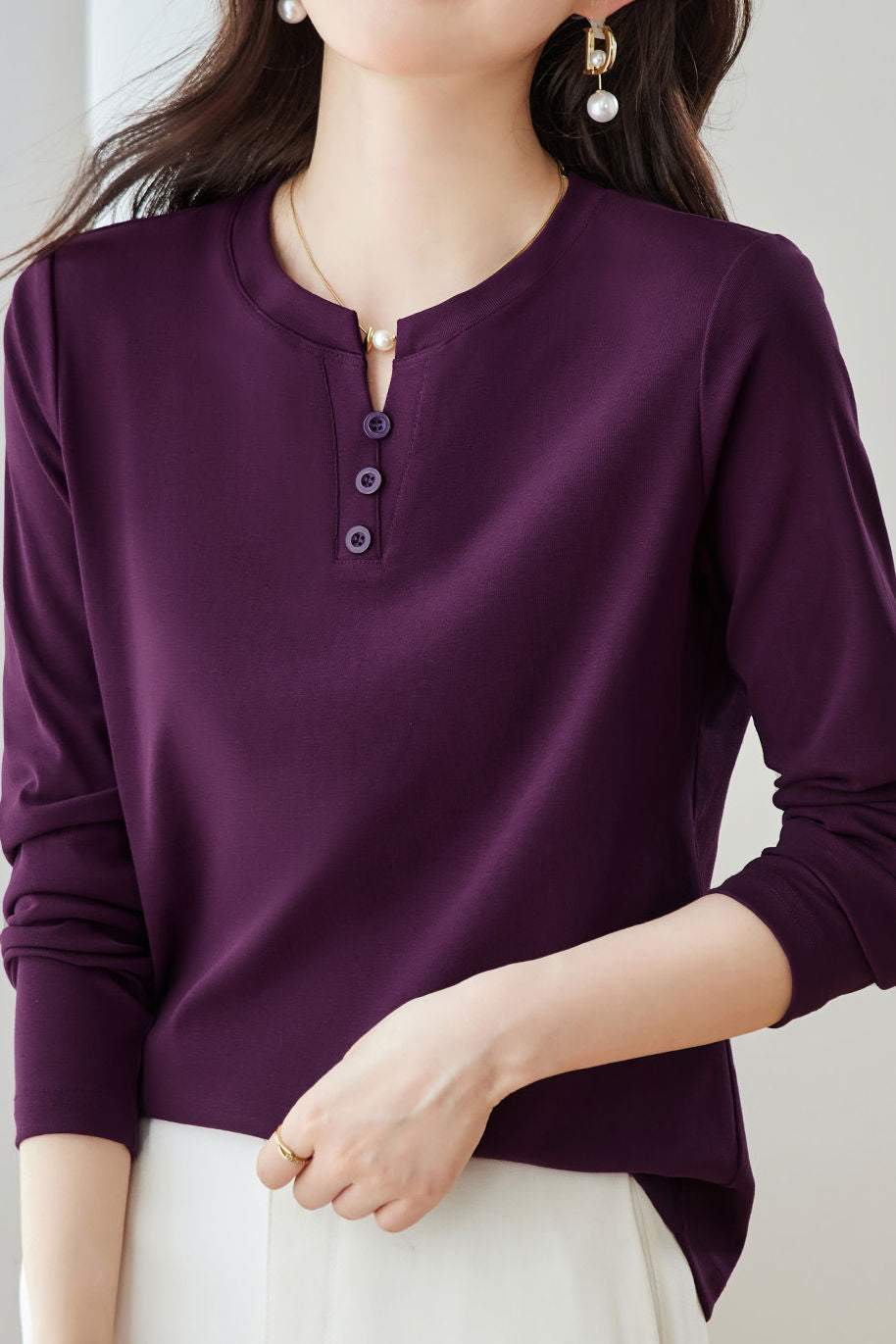 Lässiges vielseitiges Langarm-T-Shirt mit regulären Schultern