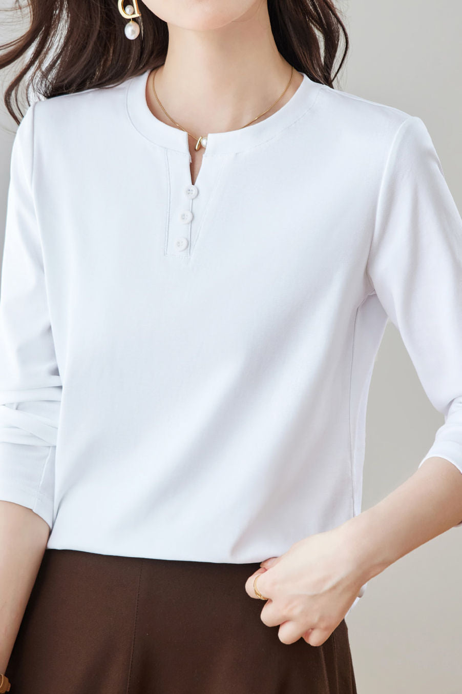 Lässiges vielseitiges Langarm-T-Shirt mit regulären Schultern