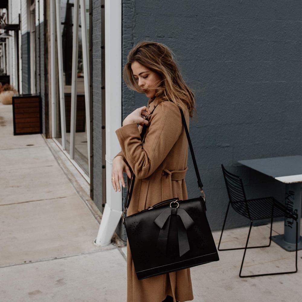 Tasche mit stilvoller Zanele-Dekoration