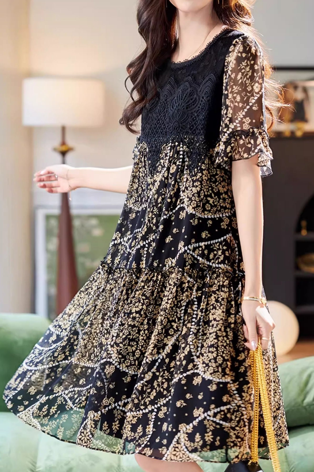 Rundhals-Spitzenpaneel bedrucktes Kurzarmkleid