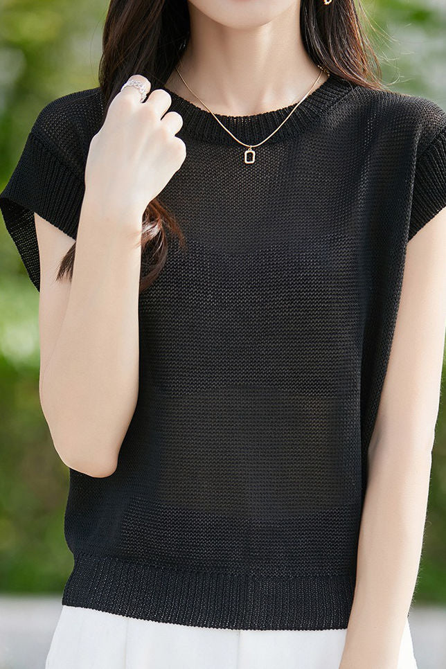 Lässiges Strickoberteil mit schwingenden Ärmeln