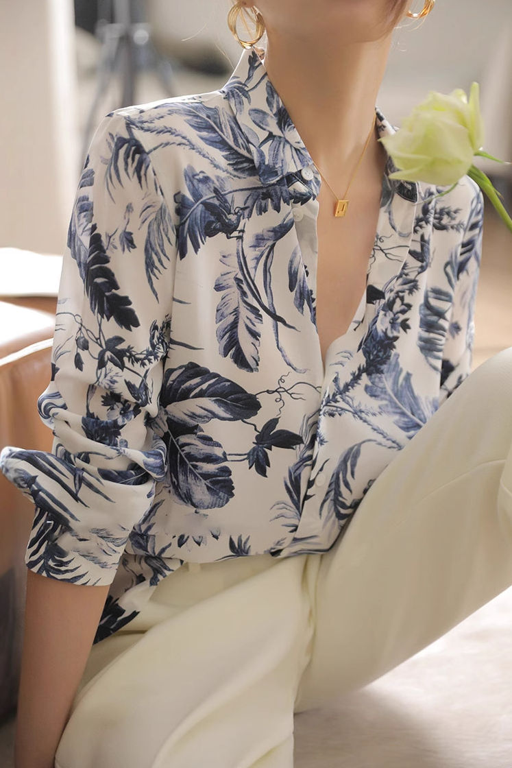 Tintenwasch bedrucktes Hemd mit Knopfleiste und langen Ärmeln