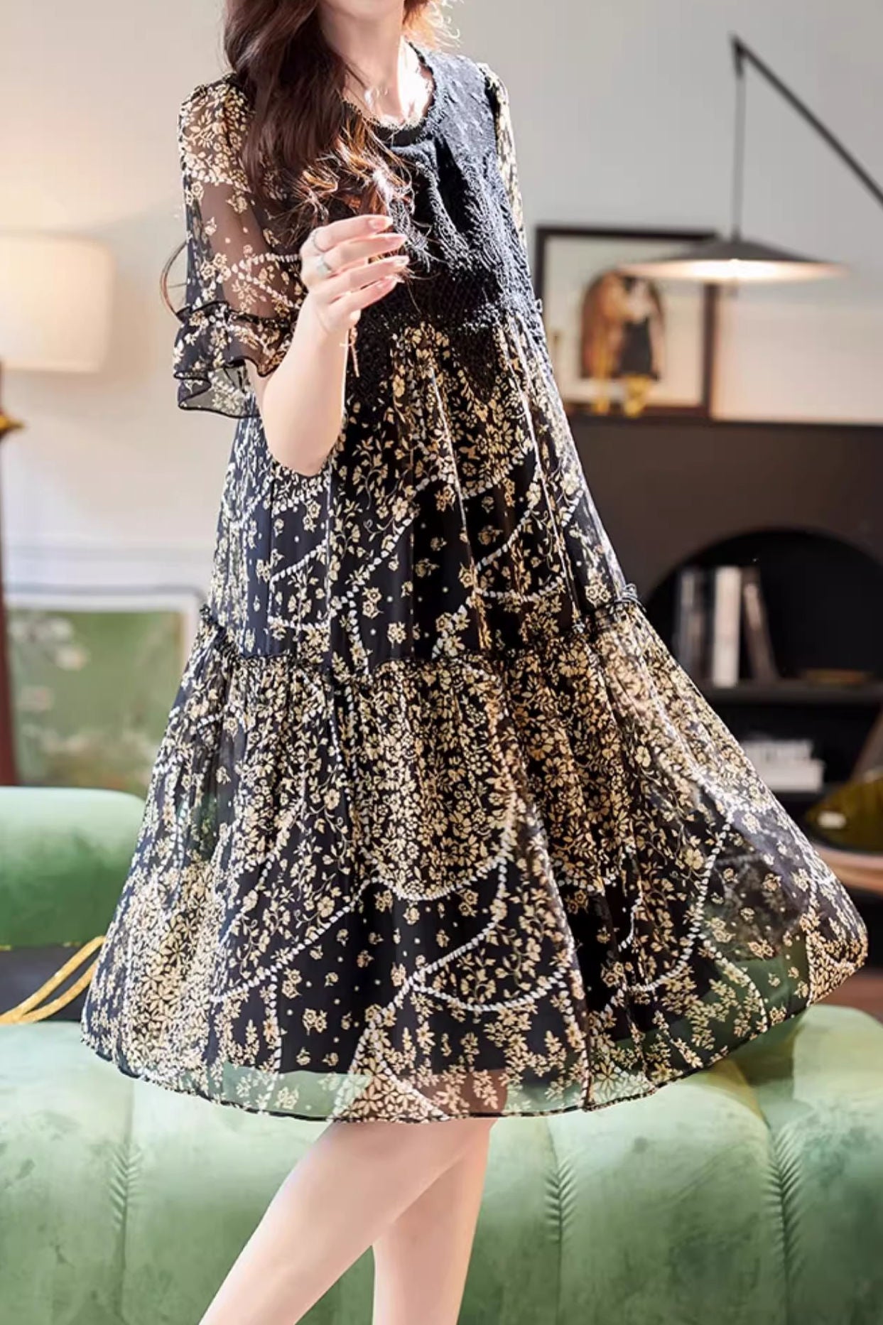 Rundhals-Spitzenpaneel bedrucktes Kurzarmkleid