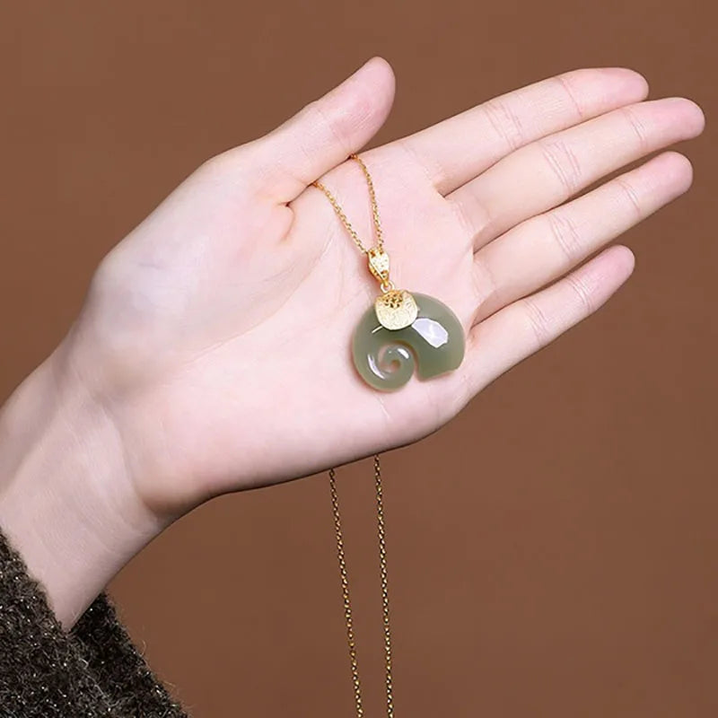 Hetian Jade Elefanten Anhänger Halskette – 18K vergoldete Kette für Frauen