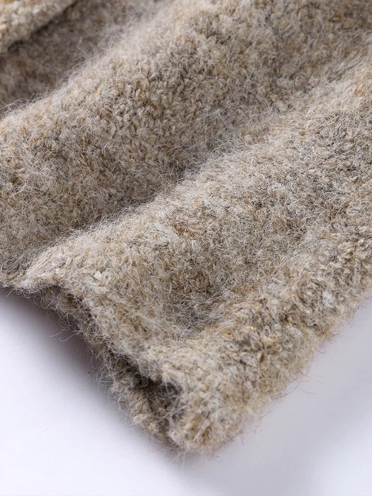 Wolljacke mit strukturiertem Knopf in Wien