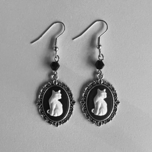 Vintage Weiße Katzen Anhänger Ohrringe – Silberrahmen Schmuck für Frauen