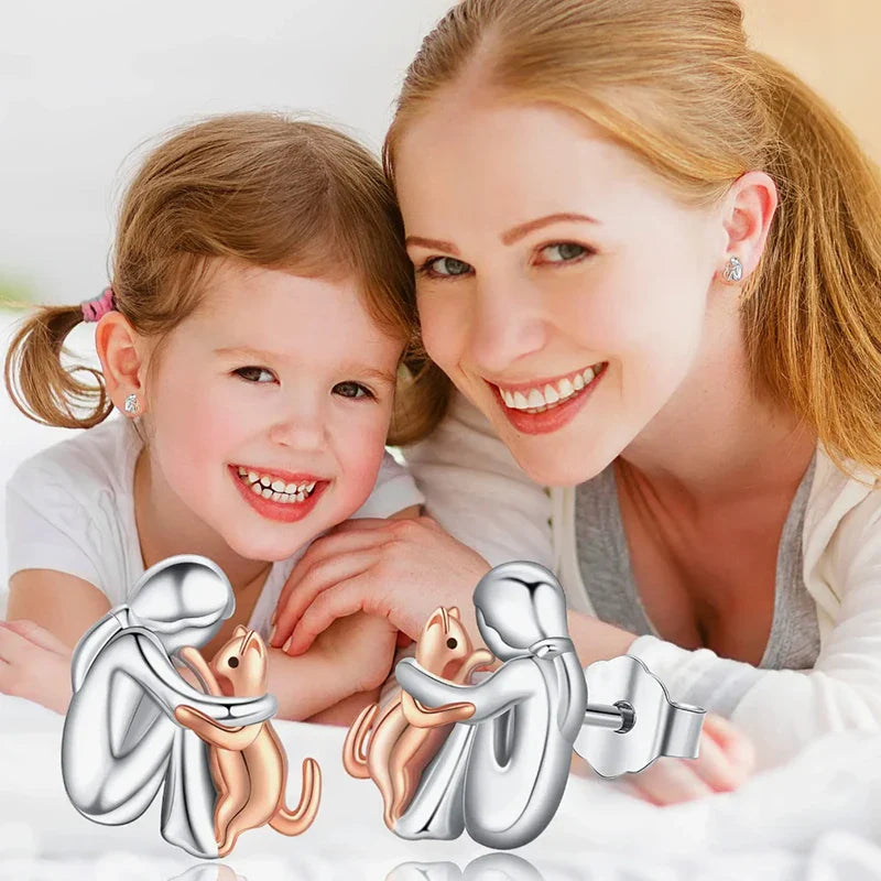 Silber- und Goldfarbene Cat Hug Ohrringe