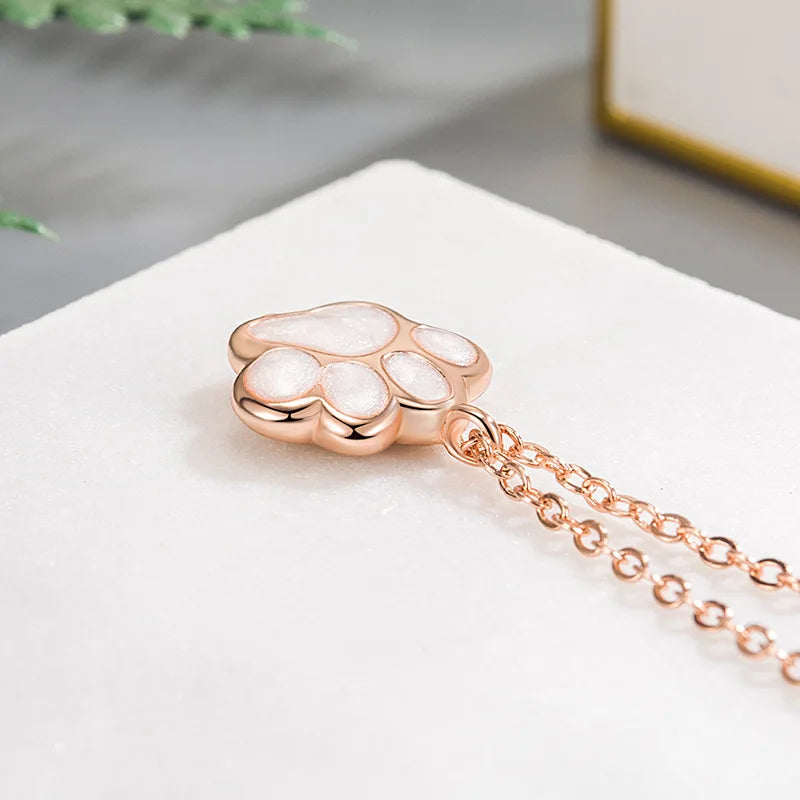 Halskette mit Pfotenanhänger