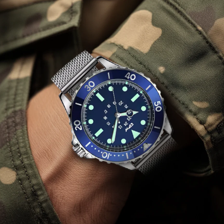 Robert | Klassische Uhr mit Leuchtmarkierungen | 41mm