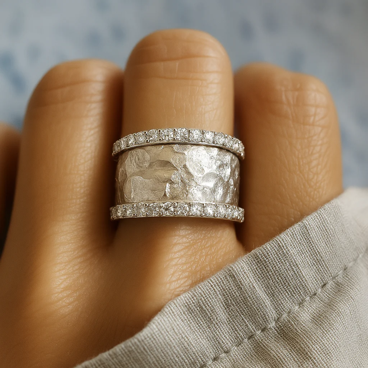 VINTAGE SILBERNER ZIRKONIA RING