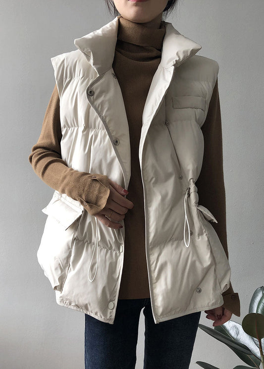 Weißer modischer Knopfzug-Winter ärmelloser Daunenweste