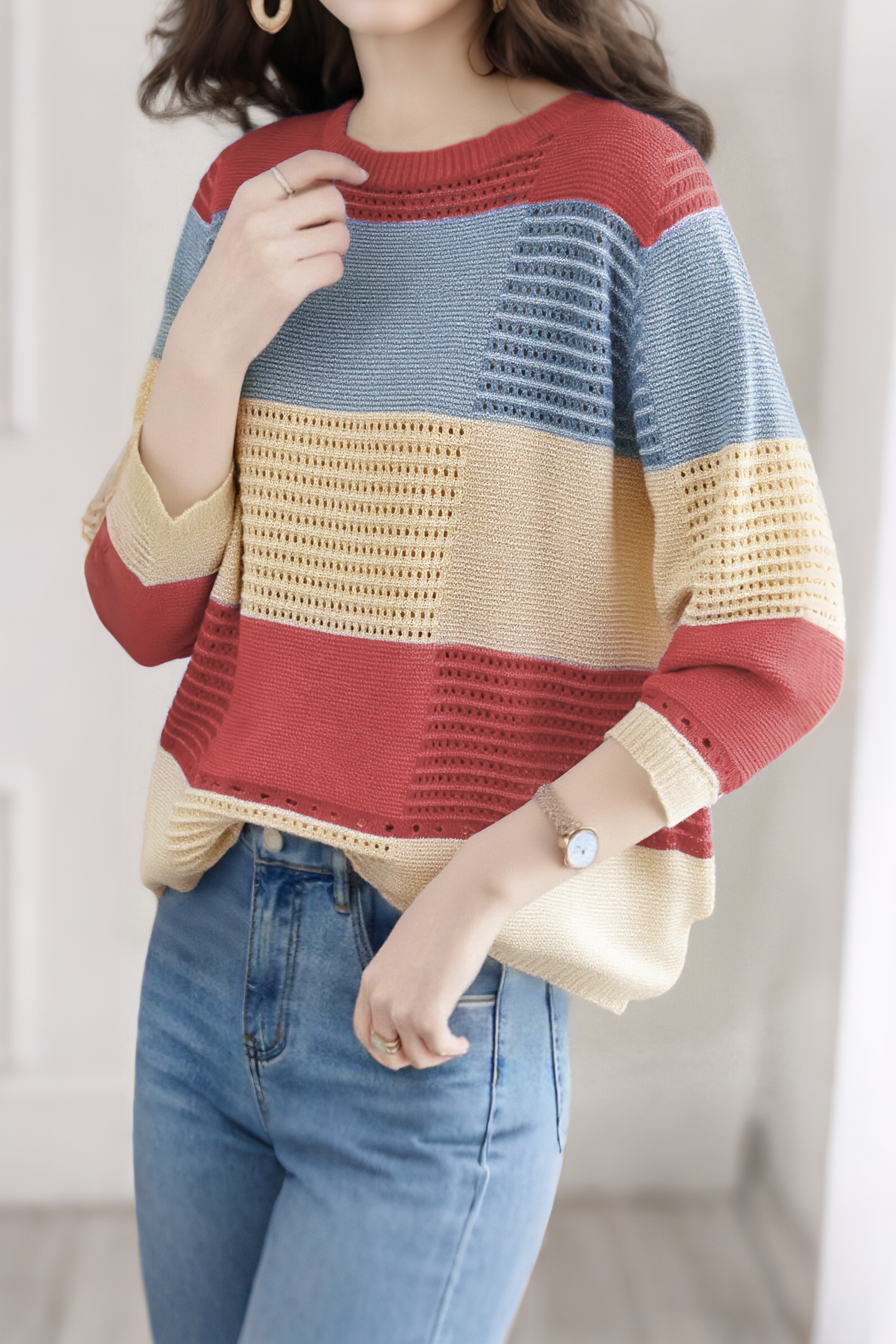 Farbblockiertes, lockeres, gestreiftes, ausgeschnittenes Langarm-Stricktop