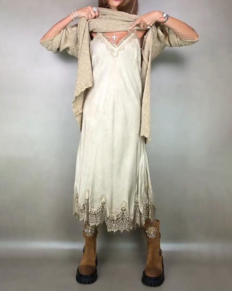 Zweiteiliges Ensemble Mit Strickkleid Und Spitzen-Cami-Kleid