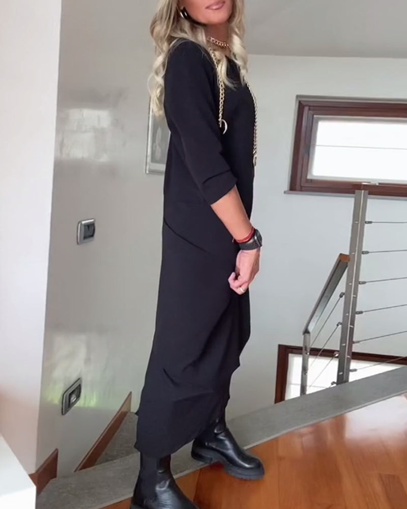 Elegantes, plissiertes Kleid mit Rundhalsausschnitt in einfarbig