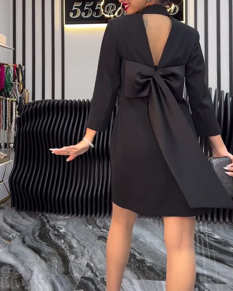 Doppelknopf-Fliege Kleid