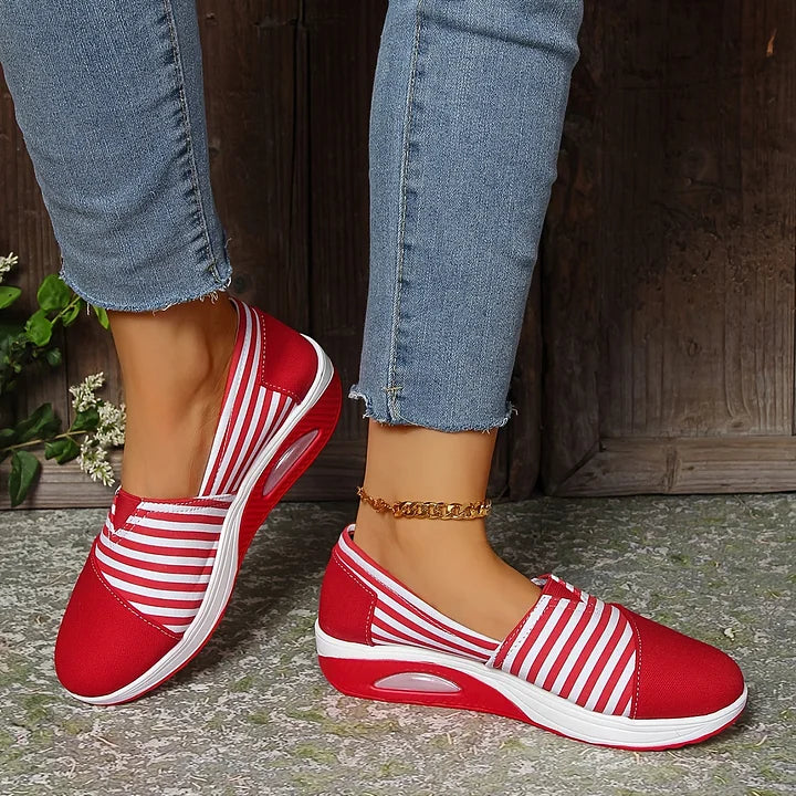 Sofia- Bequeme orthopädische Schlupf Auf Turnschuh Mit Streifen