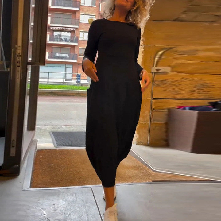 Einfarbiges Kleid mit Rundhalsausschnitt, langen Ärmeln und Tasche