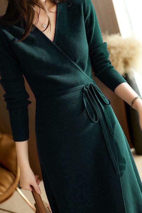 V-Ausschnitt Wickelkleid mit Bindeband