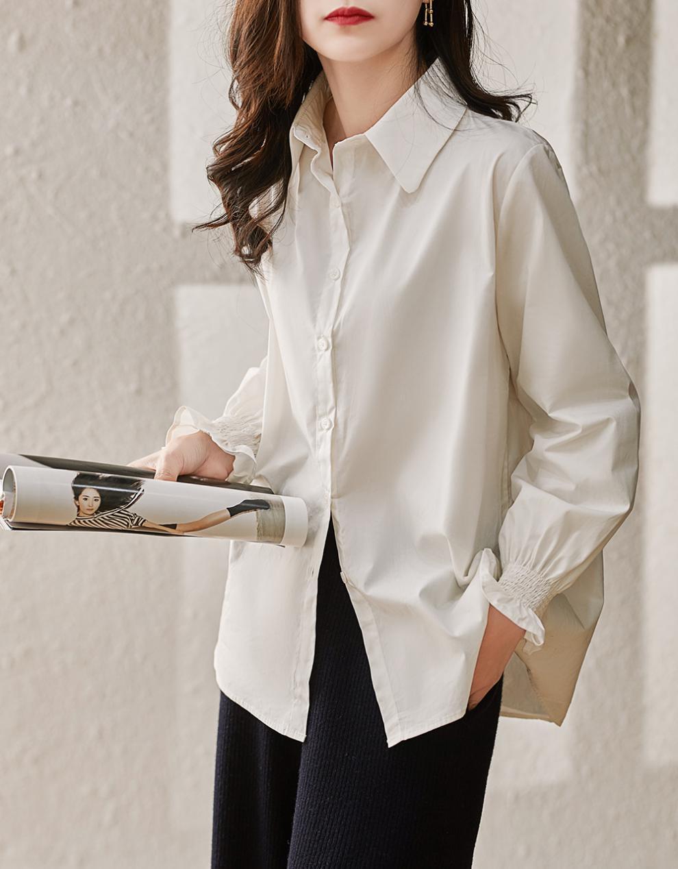 Zweiteiliges Set, gestrickte Weste mit runder Knopfdekoration + Shirt mit Rüschensaum und Rüschennähten