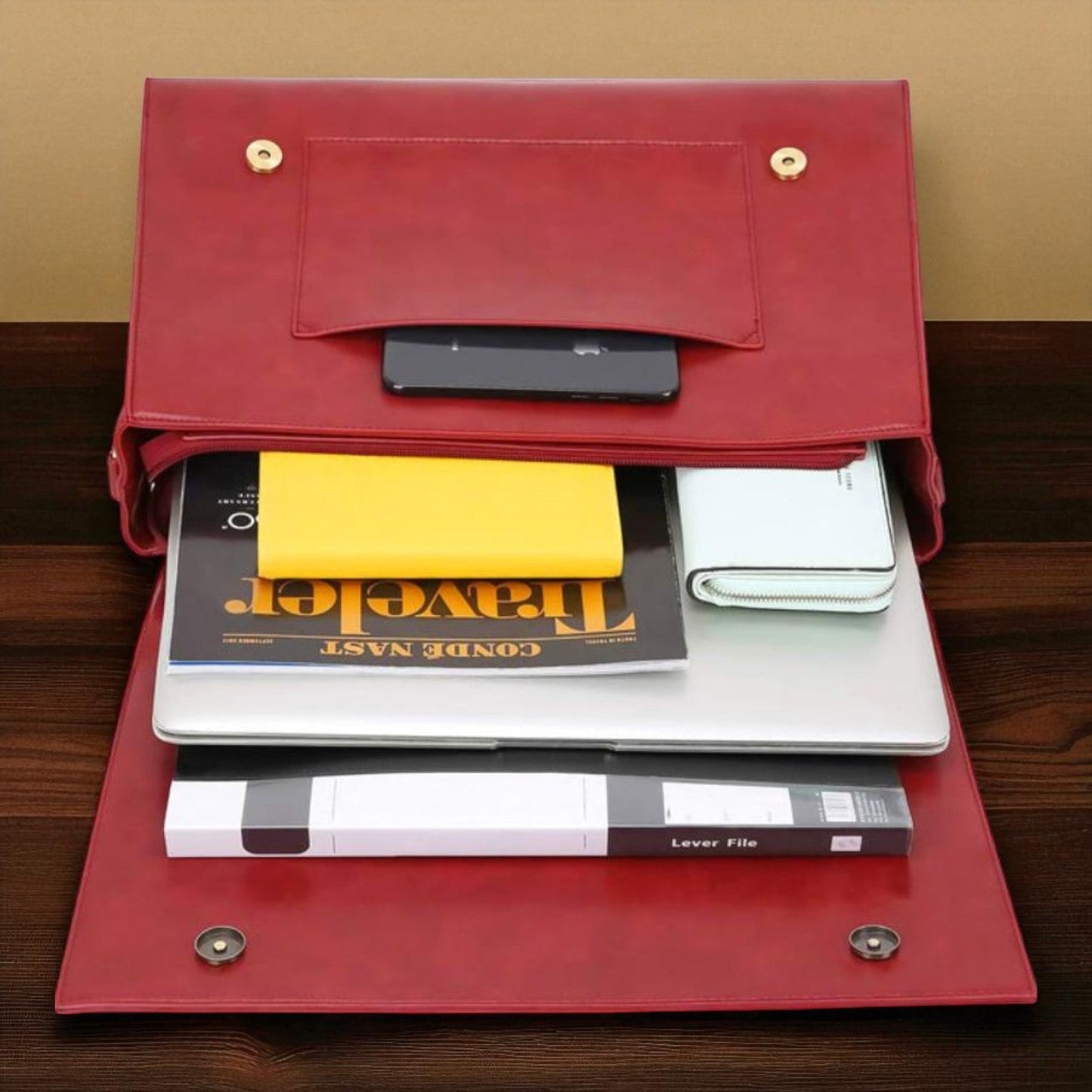 Tasche mit stilvoller Zanele-Dekoration