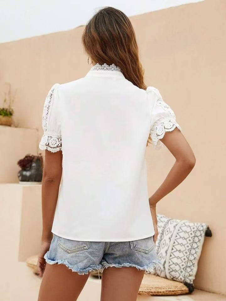 Charlotte Weiße Spitze Perlenknopf Bluse